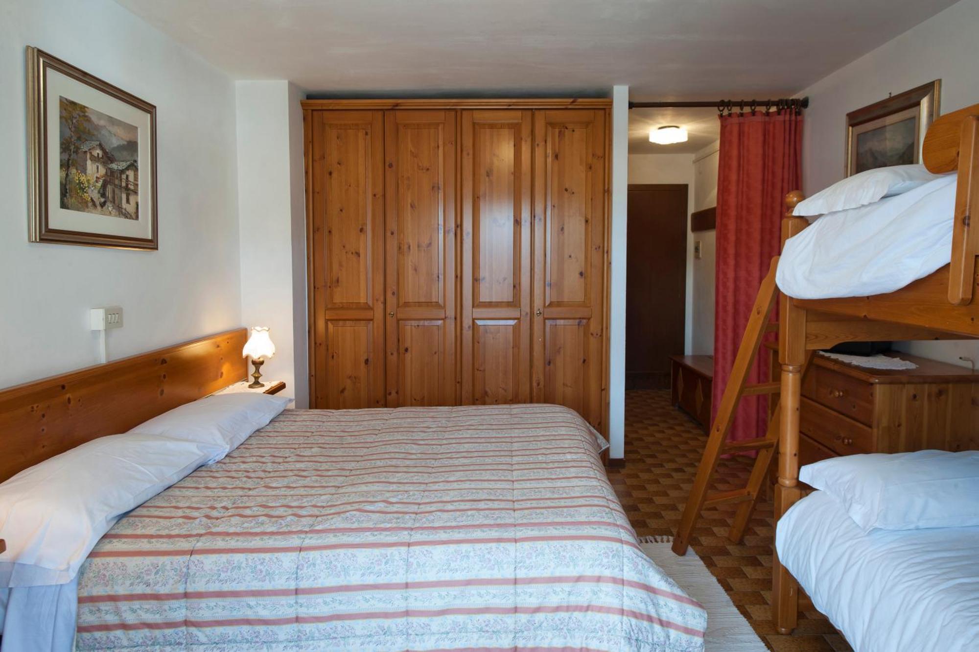 Albergo Castello Da Bonino Champorcher Exterior photo